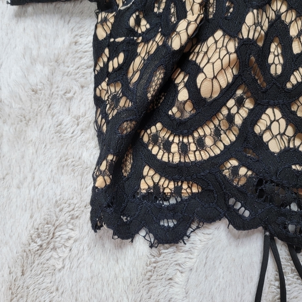 Tobi Black‎ Lace Corset Lace Up Back Short Sleeve Nude Underlay Blouse Size XS - Picture 5 of 11